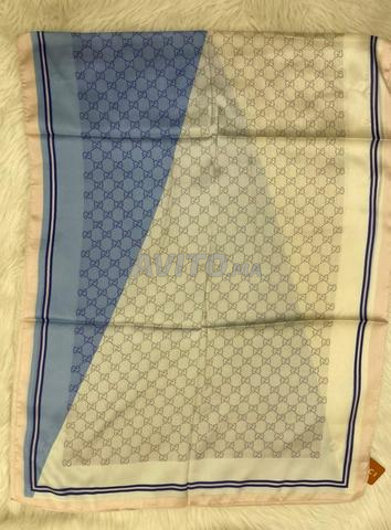 Châle en Vrai Soie Louis Vuitton LV6340