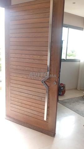 باب مدخل رئيسي من الخشب الصلب المتين