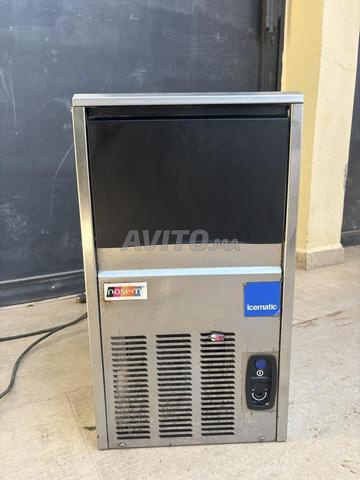 Machine à glaçons quasi neuve