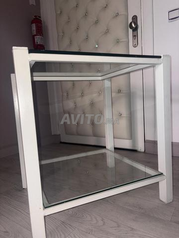 Deux petites tables en verre et acier Bonne Etat - 2