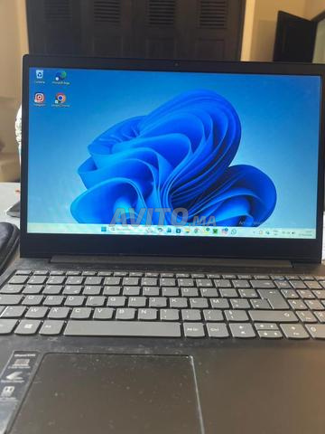 كمبيوتر محمول للبيع