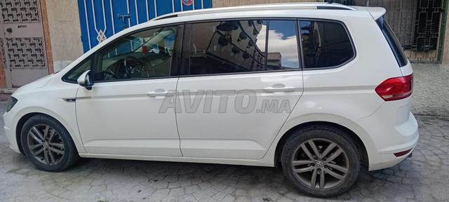 Volkswagen Touran ديزل أوتوماتيكي 2016 في طنجة