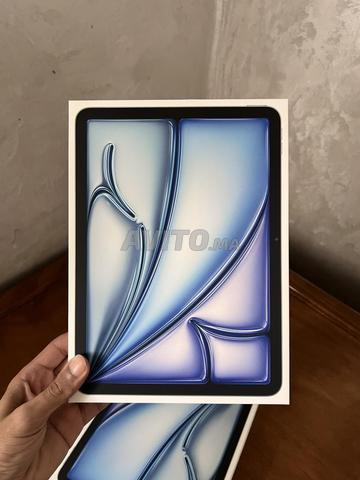iPad Air M3 11 Blue 128go Neuf