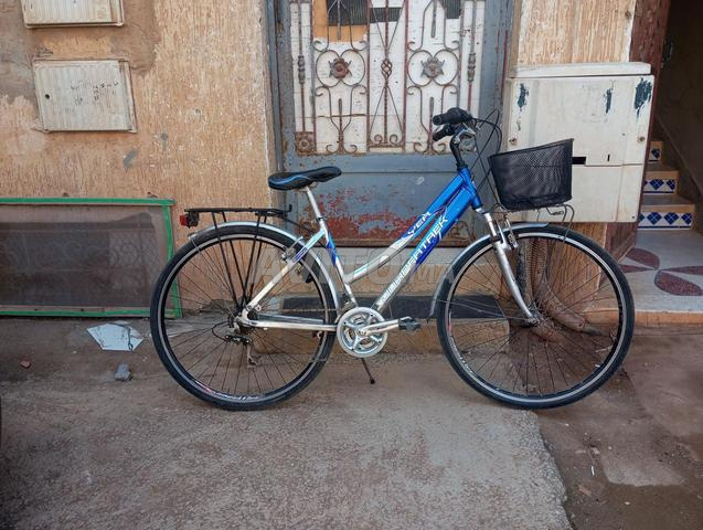 Vélo ba9a Nadia changement fransat kolchi khdam