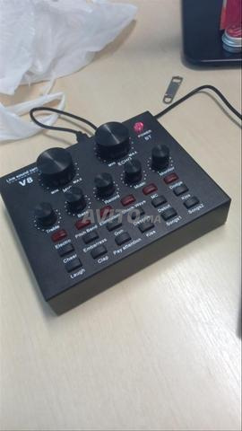 بطاقة صوت V8 احترافية