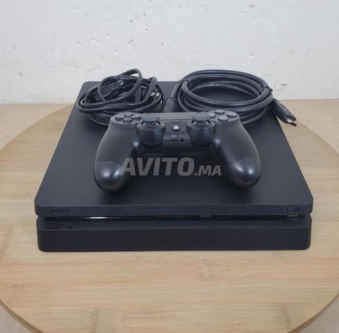 جهاز Ps4 Slim بحالة جيدة جدا مع صندوقه