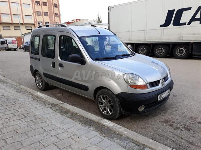 رونو كانجو شي حاجة نقية بزاف (Renault Kangoo) بطاقة رمادية