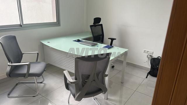 Annonce de vente de bureau en excellent état - 2
