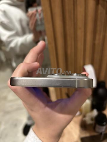 iPhone 15 Pro Max 256gb officiel 88 batterie - 2