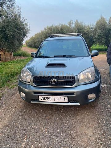 Voiture de type Toyota Rav 4