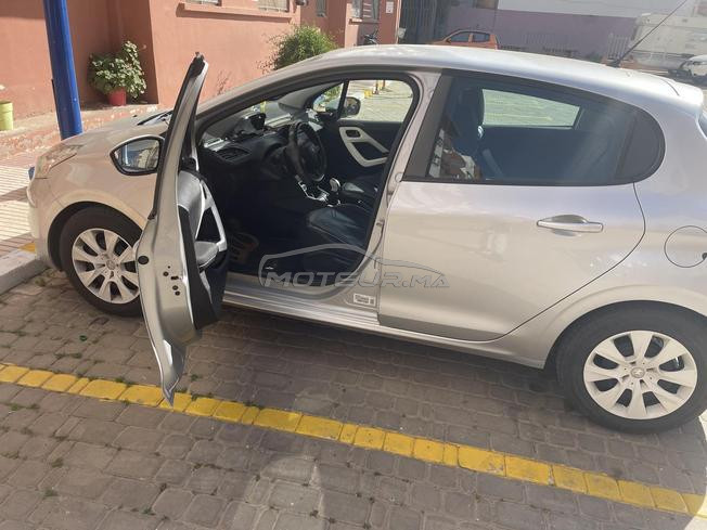 Peugeat 208 model 2016