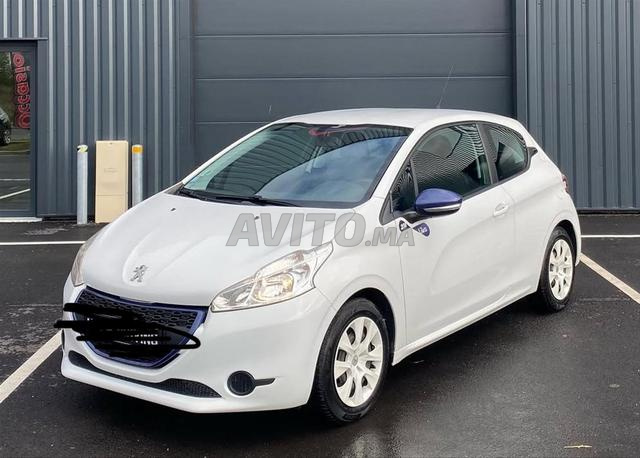 Peugeot 208 like Essence Manuelle 2017 à Agadir