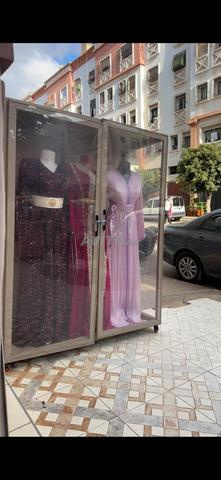 واجهة عرض للبيع