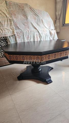 طاولة صالون و 3 منفضة سجائر