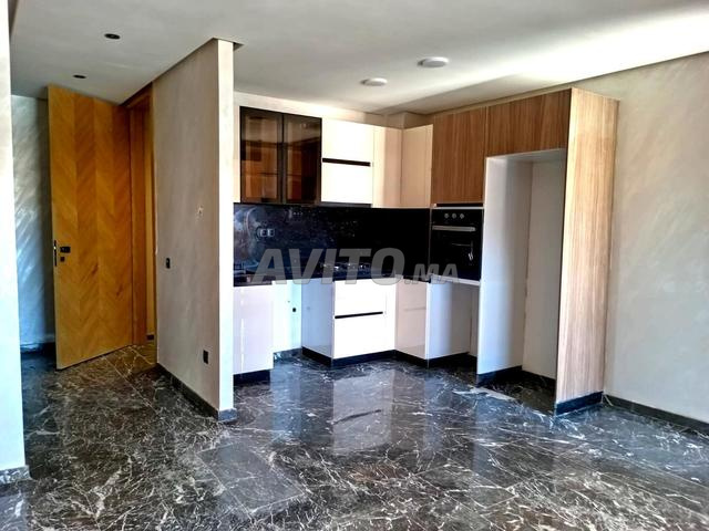 جنان أوراد - شقة من ثلاث غرف فارغة في الطابق الأخير