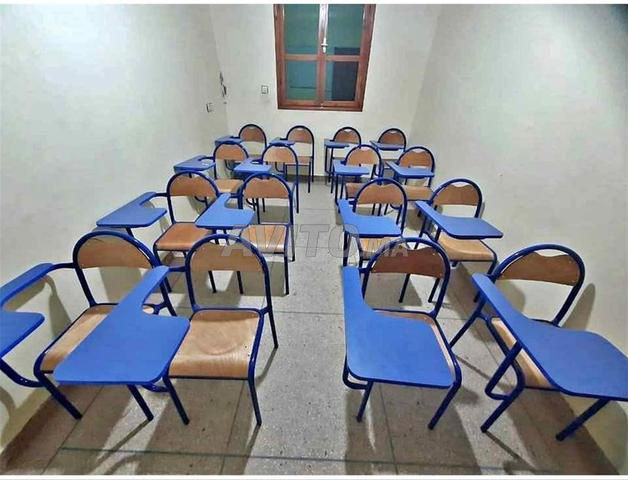 طاولة وكرسي مدرسي مواد مدرسية