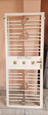 2 portes en fer encore neuves, bienvenue à ceux qui les veulent - 2