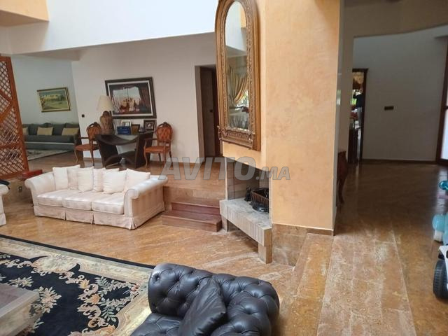 Villa 2000 m a souissi - 2