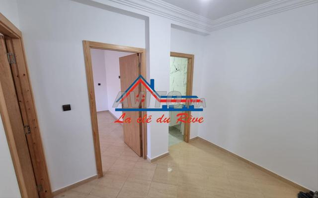 شقة جديدة جميلة بمساحة 70 متر مربع للإيجار في شارع المنزه