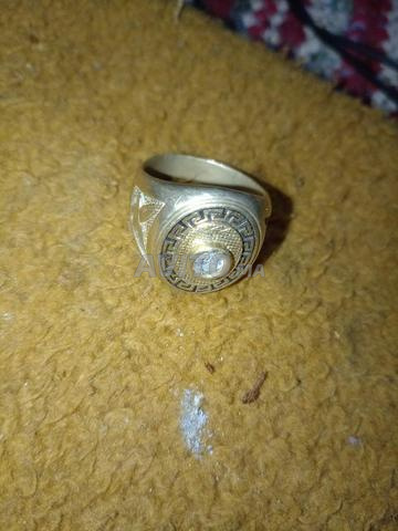 Bonjour, cette bague militaire grecque est à vendre