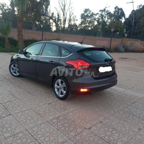 Ford Focus 3amra 2016 à ben grire