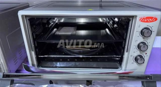Ceci est un four 70 litres Tivoli