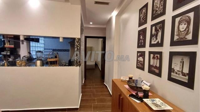 STUDIO 67 M² RÉNOVÉ À BOURGOGNE OUEST