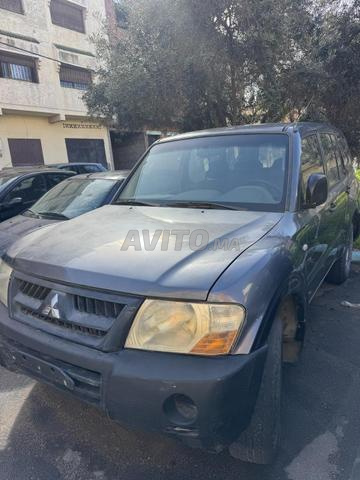 Pièce Mitsubishi pajero 2005
