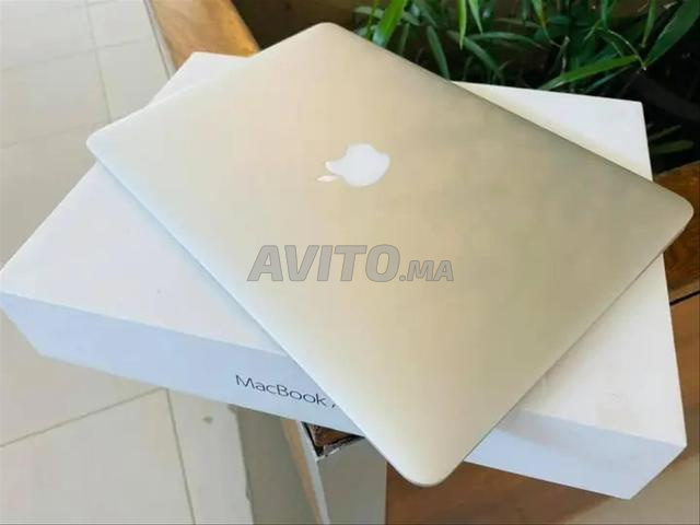 MacBook i7 Slime air Ram 8 Disc 256 SSD 