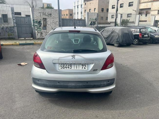 Peugeot 207 essence 2011