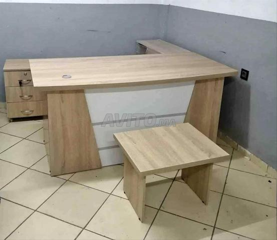 مكتب عملي بتصميم عصري