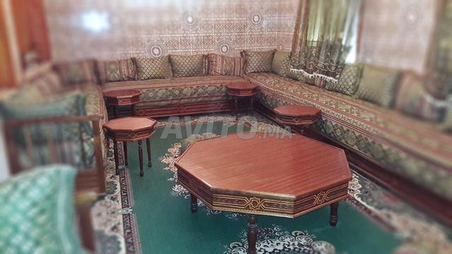 طاولة الصالون زائد 8 سندريات خشب منقوش روعة