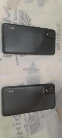 TCL 501 (500DH l'unité) deux téléphones à vendre à un excellent prix - 2