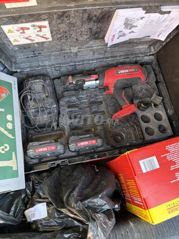 ماكينة تثبيت الأنابيب المتعددة الطبقات VIRAX M-21 قياس 16-20-26