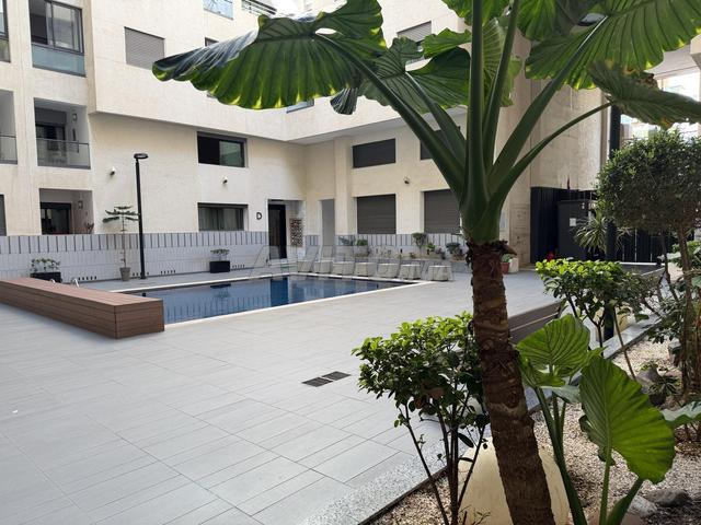 استوديو مفروش بإطلالة مفتوحة في لا كورنيش