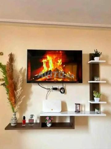 خزانة تلفزيون مع رف