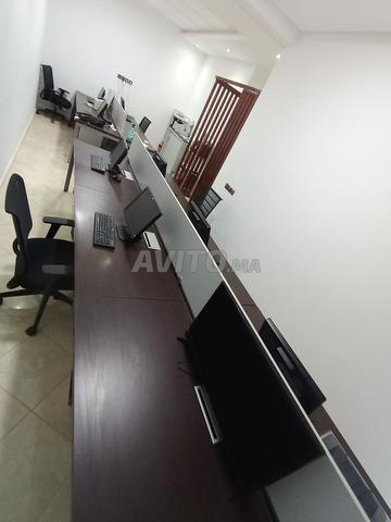 مكتب مفروش جاهز للاستعمال موقع ممتاز جدا