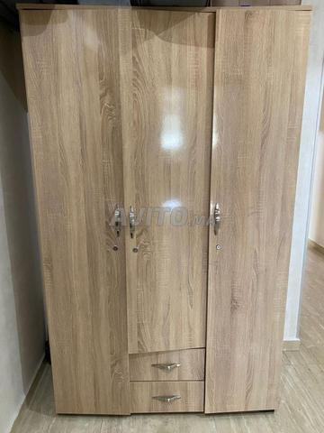 Armoire 120cm 3 portes et 2 tiroirs Armoire 120cm 3 portes