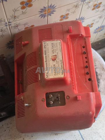 Télévision vintage japonaise à vendre - 2