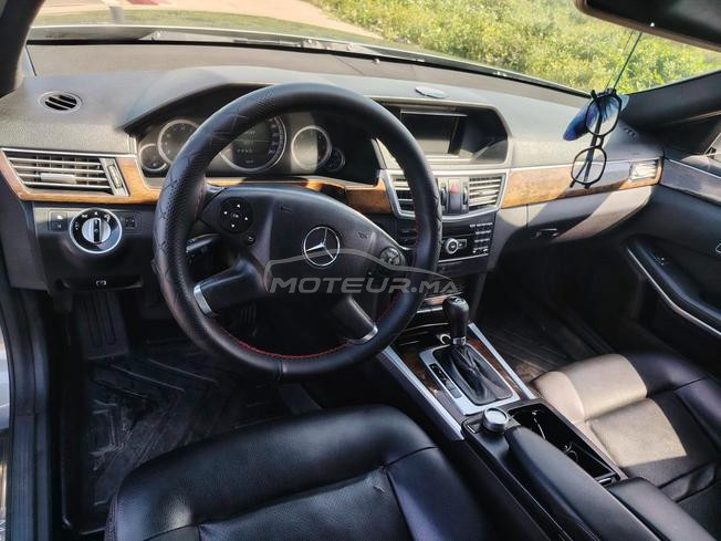 Mercedes-Benz-E220 en très bon état