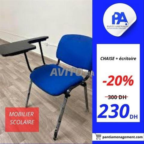 Chaise scolaire avec écritoire/bureau/vestiaire