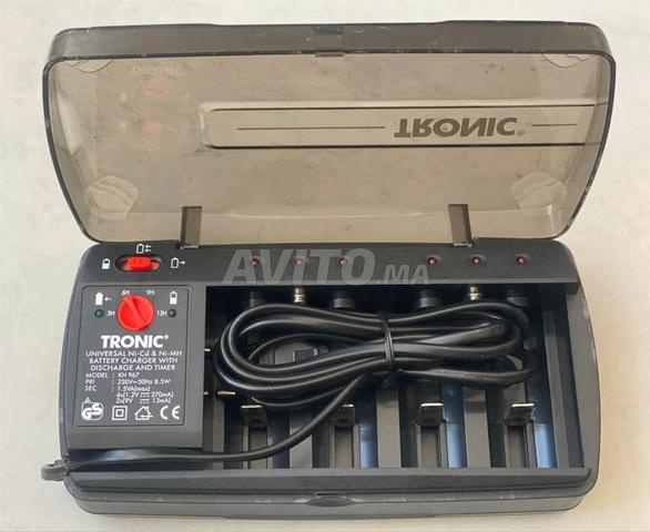 شاحن بطاريات وبطاريات قابلة لإعادة الشحن عالمي