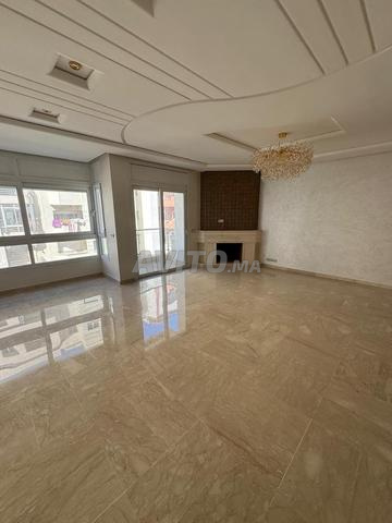 شقة للإيجار 205 متر مربع في الدار البيضاء