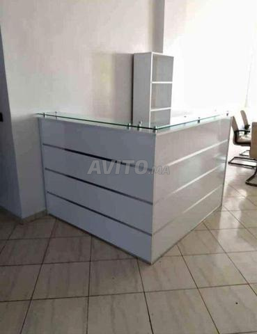 منضدة استقبال عملية