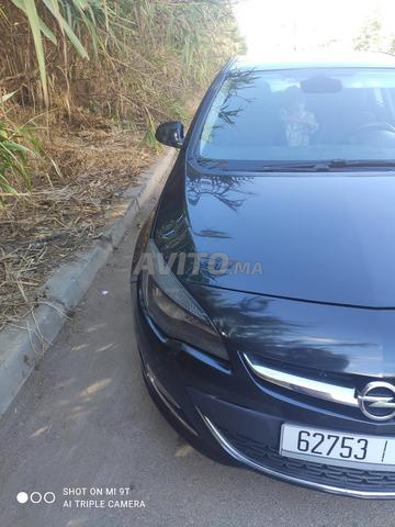 أوبل أسترا ديزل أوتوماتيكية 2015 في القنيطرة