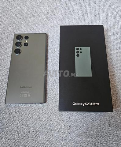 Samsung galaxy S23 ultra 512 GB / 12 avec coques