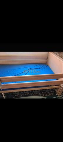 سرير للإيجار