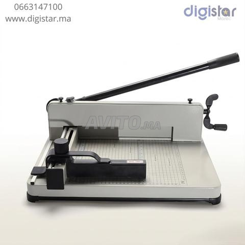 مقصلة يدوية احترافية للورق