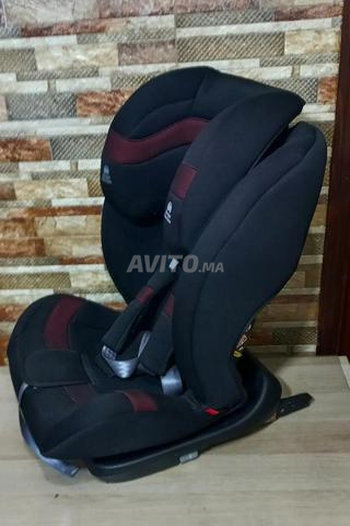 مقعد سيارة أيزوفيكس