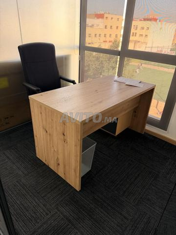 مكتب من علامة Kitea للبيع 1m40
